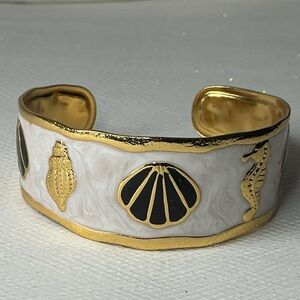 🌊Coastal Gold Tone White & Black Enamel Seahorse Seashell Cuff Bracelet